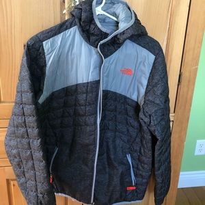 Boy’s the north face reversible jacket